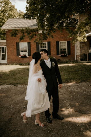 Bride, event planning, weddings, wedding venue, barn wedding